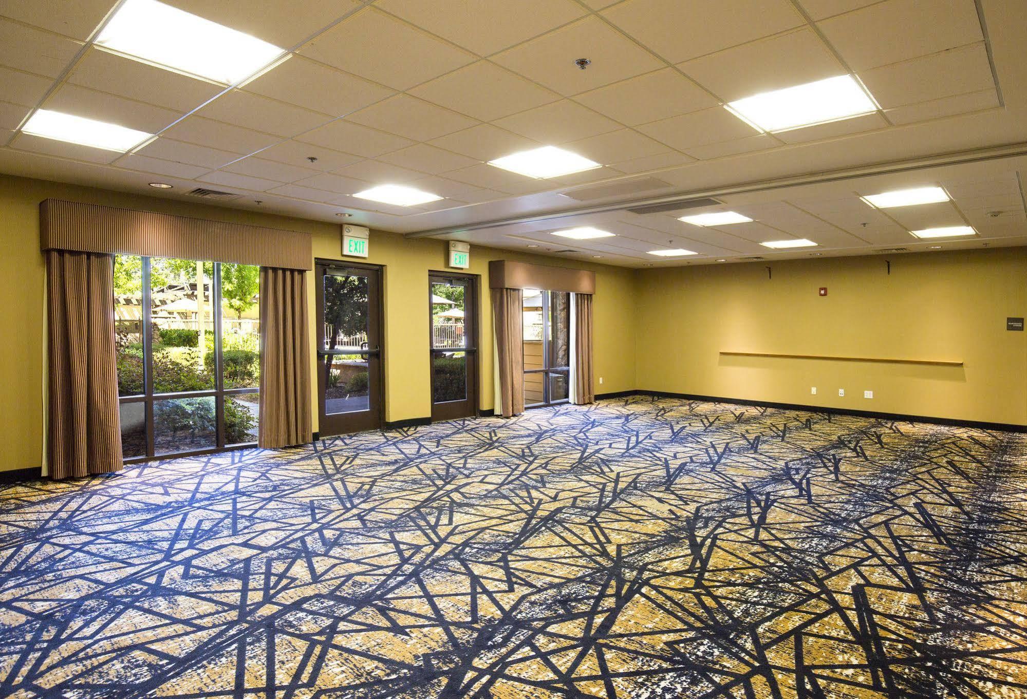 Hampton Inn & Suites Windsor-Sonoma Wine Country מראה חיצוני תמונה