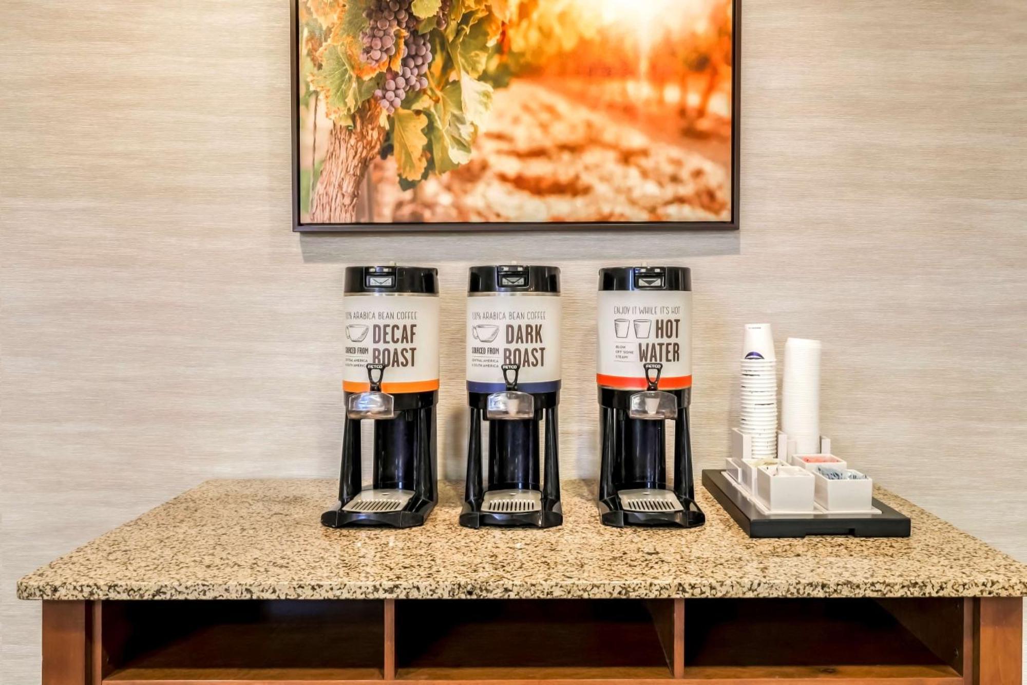 Hampton Inn & Suites Windsor-Sonoma Wine Country מראה חיצוני תמונה