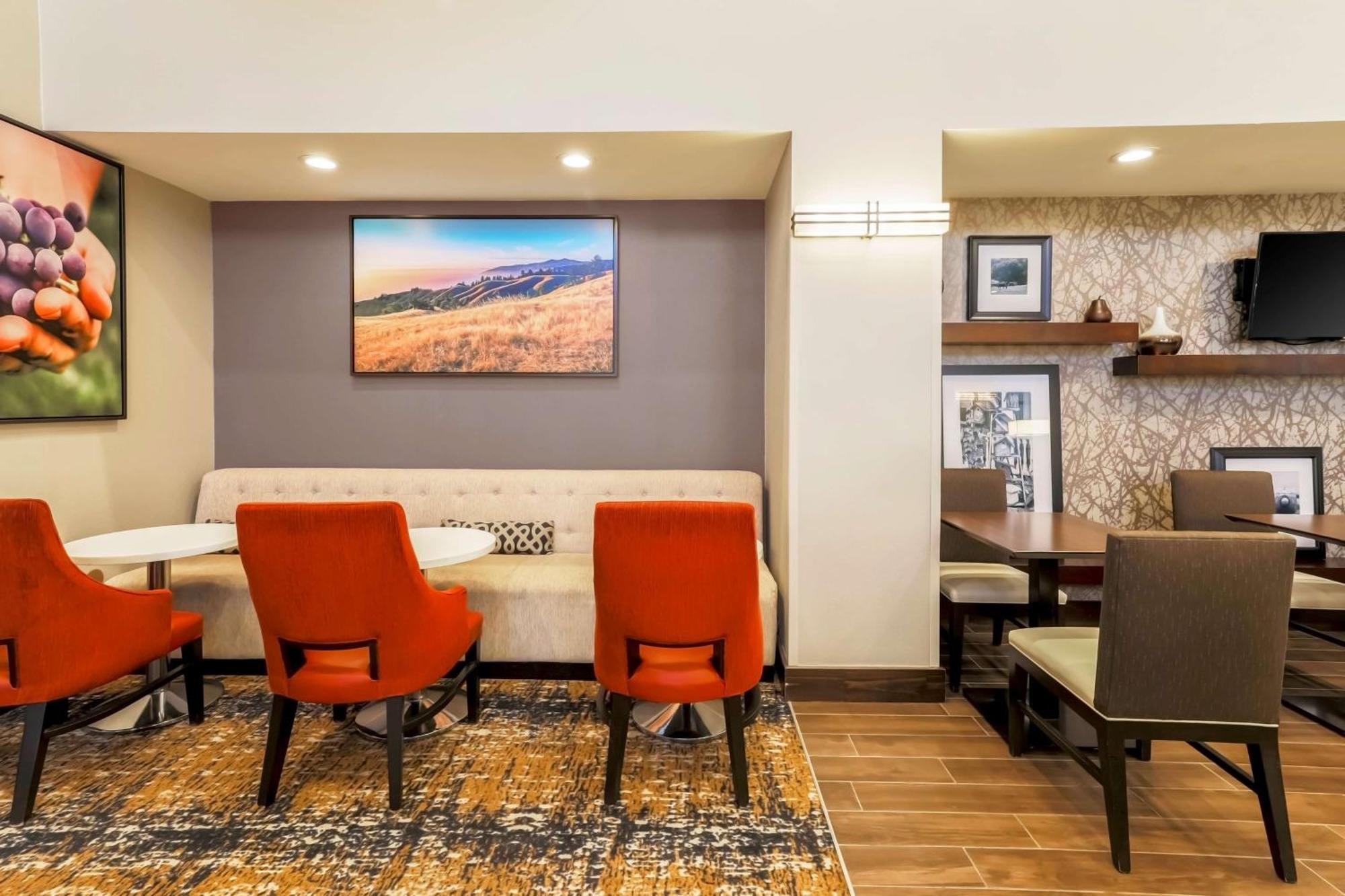 Hampton Inn & Suites Windsor-Sonoma Wine Country מראה חיצוני תמונה