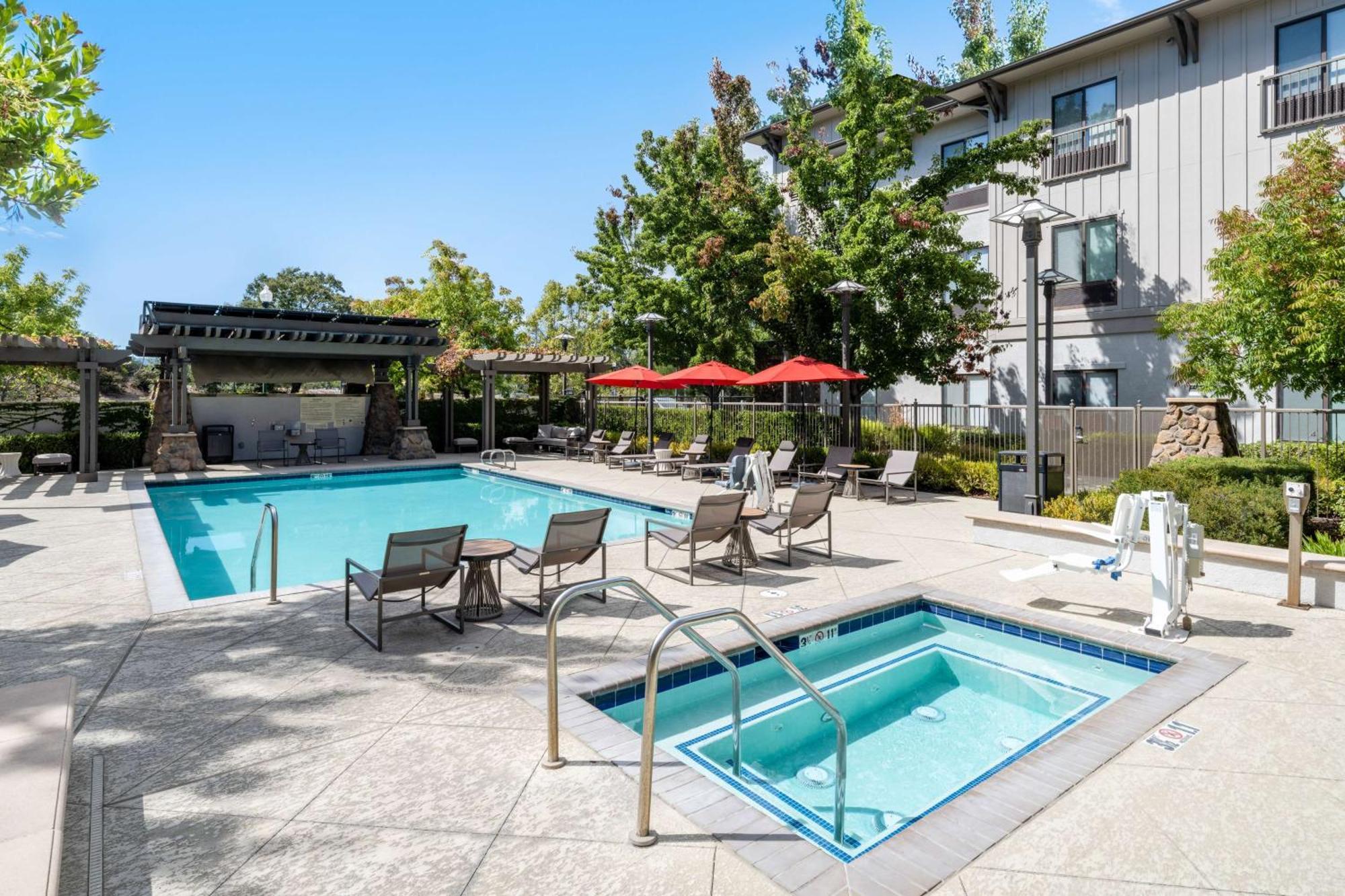 Hampton Inn & Suites Windsor-Sonoma Wine Country מראה חיצוני תמונה